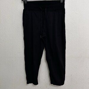 Lululemon Womens Dance Studio Crop II Unlined Black  Capri Pants Size 2 Athletic